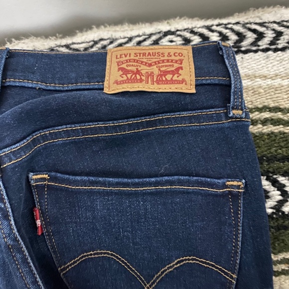 Levi’s Shaping Slim - Size 26 - Picture 6 of 6